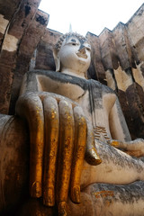 Fototapeta premium Ancient statue at Wat srichum , Sukhothai , Thailand