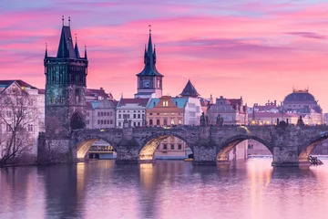 Keuken foto achterwand Karelsbrug Charles Bridge in Praag met avondrood op de achtergrond, Tsjechië.