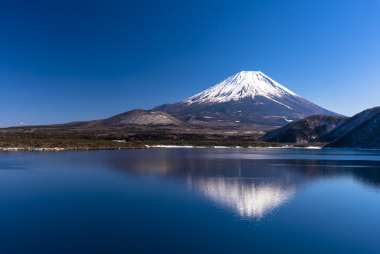 本栖湖 Images – Browse 4,372 Stock Photos, Vectors, and Video