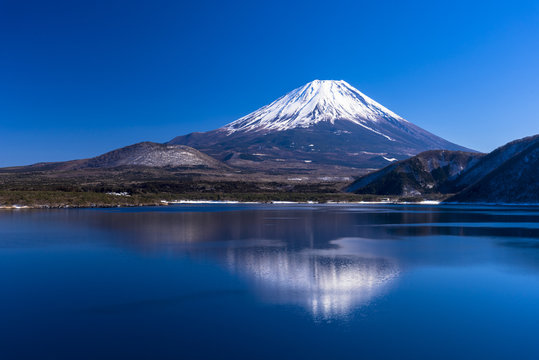 本栖湖 Images – Browse 4,427 Stock Photos, Vectors, and Video