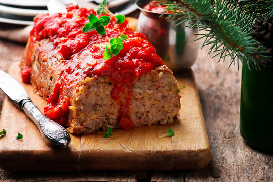 Hulled Barley Bread with tomato sauce