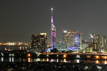 福岡の夜景とハートのイルミネーション