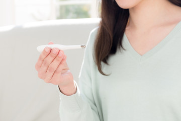 女性