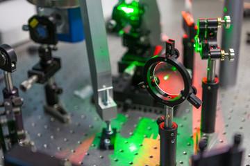 the study of lasers on the test bench