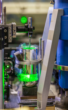 the study of lasers on the test bench