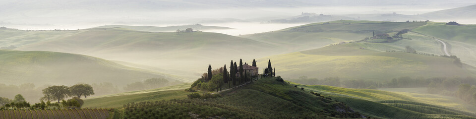 Überblick über das Val d& 39 Orcia in der Toskana © Giacomo Ciangottini