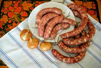 свиные колбаски