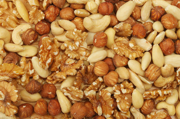 Mixed shelled nuts