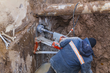 Diamond drilling machine hole in the concrete