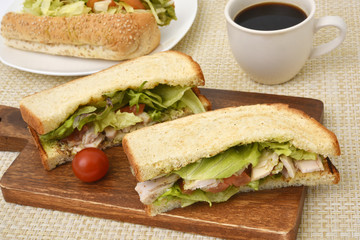 Chicken and vegetable sandwich