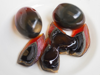  Preserved egg , Century egg