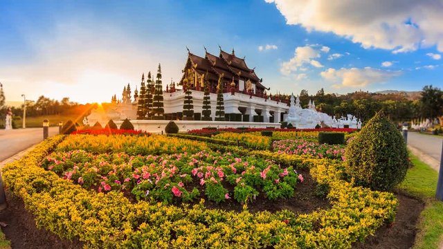 Ho Kham Luang Temple Of Chiangmai, Thailand 4K Day to Night Time Lapse (zoom in)