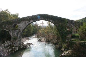 Fototapeta na wymiar Medieval bridge, Cangas de Onis, Asturias, Spain
