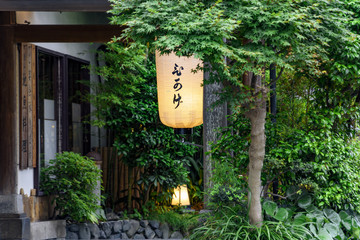 料亭　和食レストラン　提灯　ライトアップ