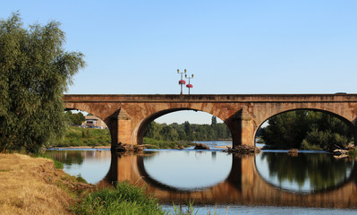 Fototapeta na wymiar Brücke in Moulins