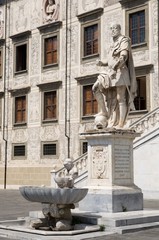Statue Cosimo I. on the Piazza dei Cavalieri, Pisa, Italy.