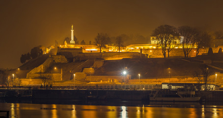 Fototapeta na wymiar Belgrade fortress by night