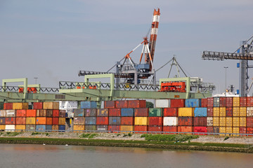 Hafen mit Container, Rotterdam, Niederlande