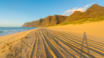 Amazing sunset in Polihale beach State Park, Kauai island, Hawai