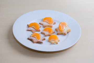 Shortbread glazed cookies with tangerines