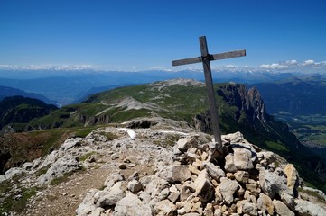 Gipfelkreuz auf Schlernhochebene / Gröden / Seiser Alm / Südtirol