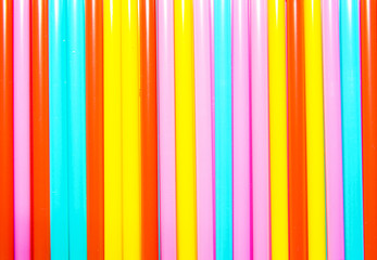 Obraz premium tło z wielokolorowych kanalików na koktajl