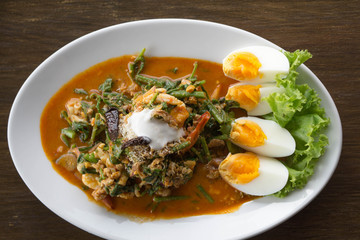 Yum Tua Poo,Winged Bean Shrimp Salad,Wing Bean Shrimp Salad,Thai