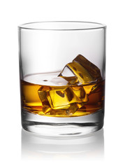 Round glass of the whiskey with ice