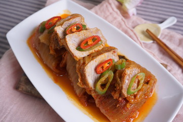 통삼겹 묵은지찜