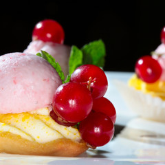 cake with red currant