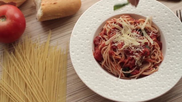 Italian Spaghetti Pomodoro and Ingredients