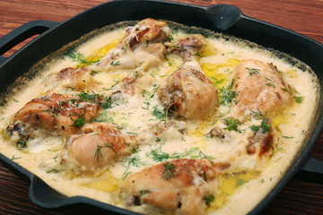 Roasted chicken with creamy sauce