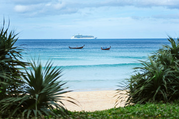 Obraz premium A cruise ship