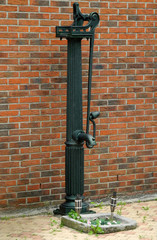 Retro hand pump for water