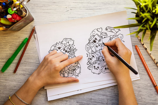 Woman Drawing in Sketchbook with Pencil at Wooden Table, Top View Stock  Image - Image of draw, leisure: 243607331