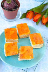 Kuchen mit Orange Gelee