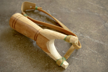 Slingshot on concrete, selective focusing