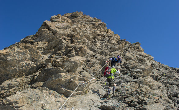 Salendo al Roccialmelone (3538m)