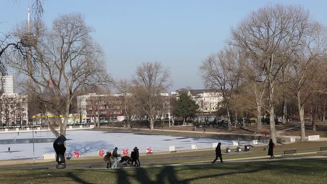 Cologne, ice skater, iced pond, winter, Aachener Weiher, Hiroshima-Nagasaki-Park 