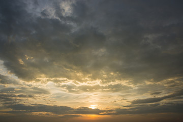 Fototapeta na wymiar Evening sun With beautiful clouds