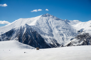 Fototapeta na wymiar beautiful view of the Caucasus mountains in Georgia