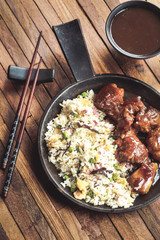 porc au caramel et riz frit 4