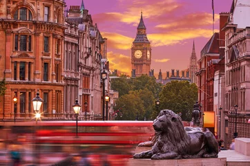 Papier Peint photo Lavable Londres Lion de Trafalgar Square de Londres et Big Ben