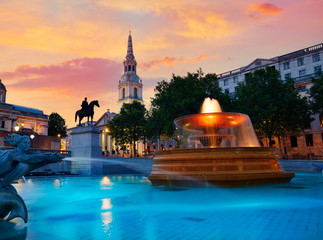 London Trafalgar Square fountain at sunset