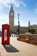 Obraz na płótnie Canvas London old red Telephone box