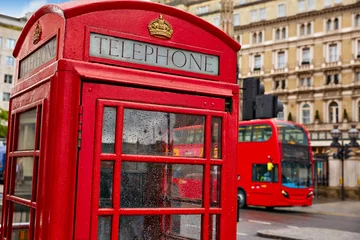 Foto op Plexiglas Londen oude rode telefooncel © lunamarina