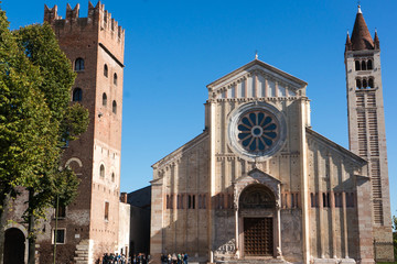 Fototapeta na wymiar church in Verona