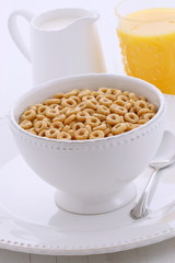 Whole wheat cereal loops