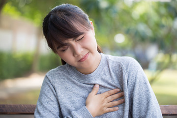 Woman has chest pain at park