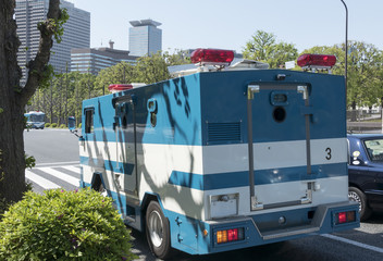 車両　警察　特殊車両　機動隊　防弾　装甲車　警察車両　特型警備車
